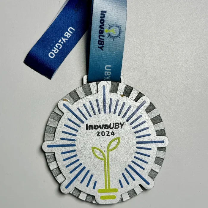 Medalha com 10cm feita em wookmark 6mm - IMGM0002