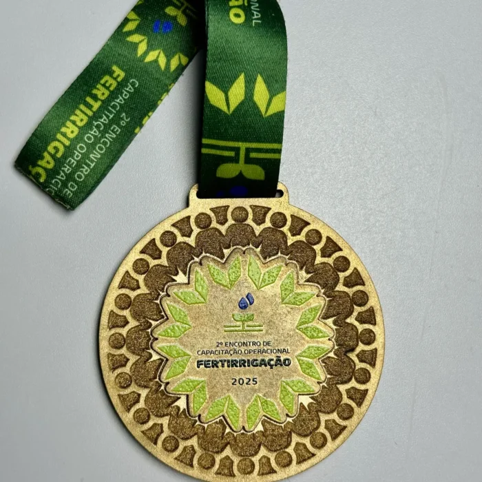 Medalha com 10cm feita em wookmark 6mm - IMGM0003